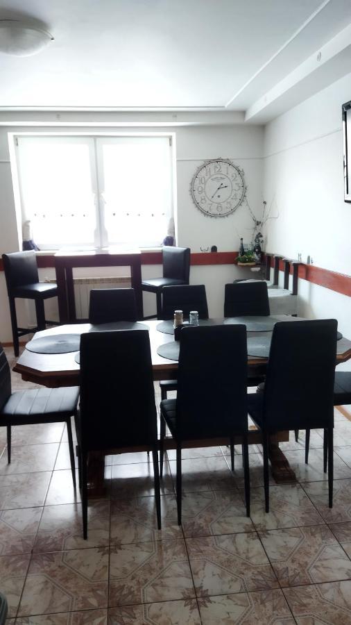 Lucky Cat Hotel Nova Lesna Ngoại thất bức ảnh