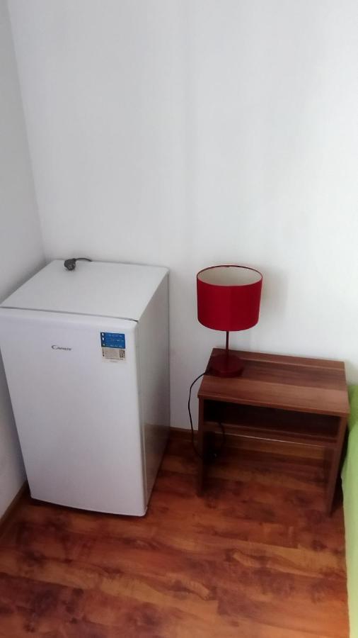 Lucky Cat Hotel Nova Lesna Ngoại thất bức ảnh