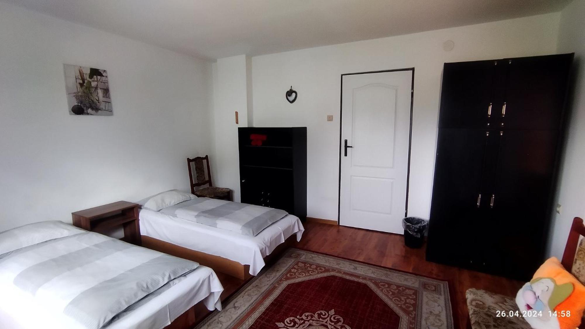 Lucky Cat Hotel Nova Lesna Ngoại thất bức ảnh