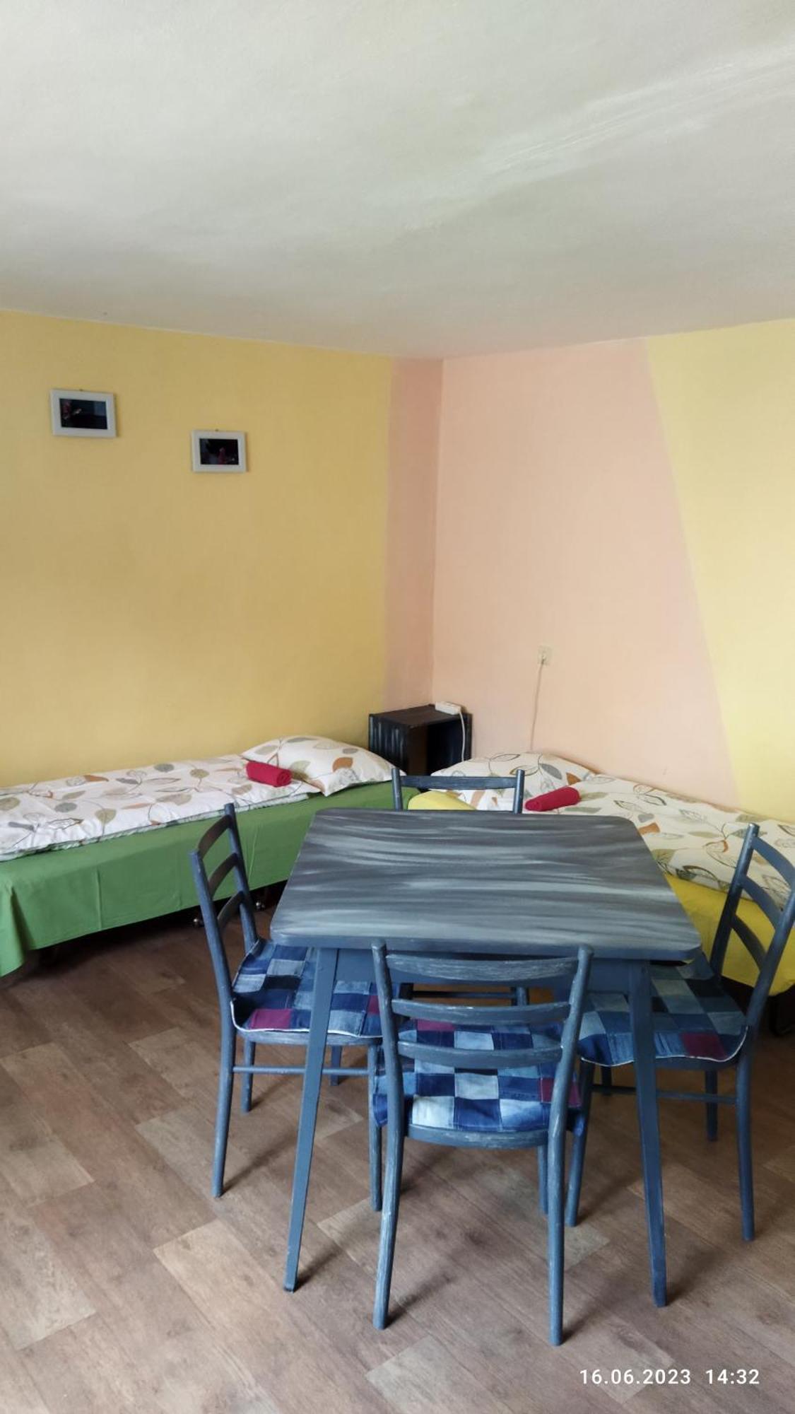Lucky Cat Hotel Nova Lesna Phòng bức ảnh